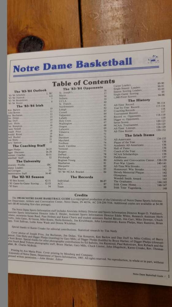 Notre Dame Basketball Guide Digger Phelps 1983-1984 Vintage Magazine J61800 - Image 2