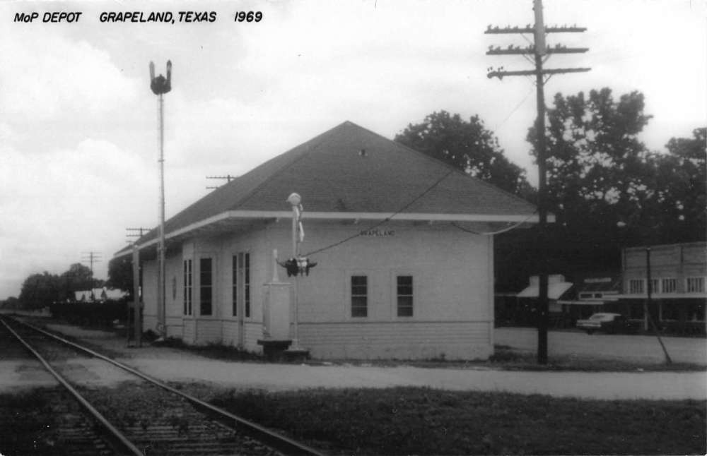 Grapeland Texas Railroad Depot Real Photo Antique Postcard K81546