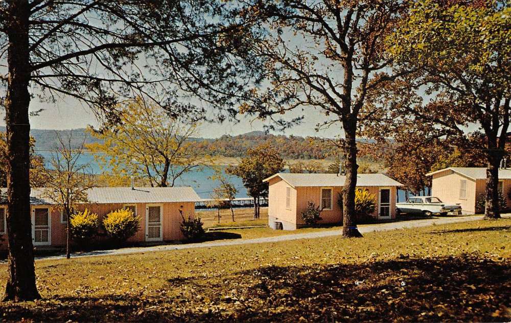 Reeds Spring Missouri Aunts Creek Resort Street View Vintage Postcard