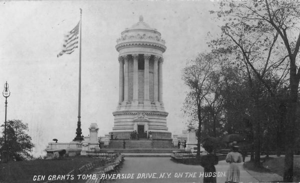 Riverside Drive New York Grants Tomb Beach Real Photo Antique Postcard K98545