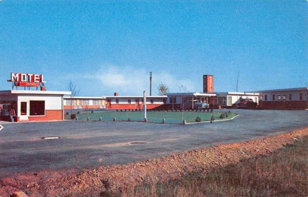 Carlisle Pennsylvania Star Lite Motel Street View Vintage Postcard K98743