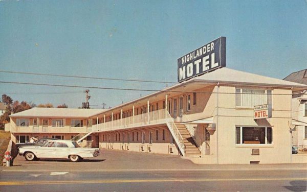 Somerset Pennsylvania Highlander Motel Street View Vintage Postcard K98746
