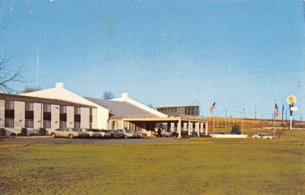 Whitehall Pennsylvania Quality Motel Street View Vintage Postcard K98747
