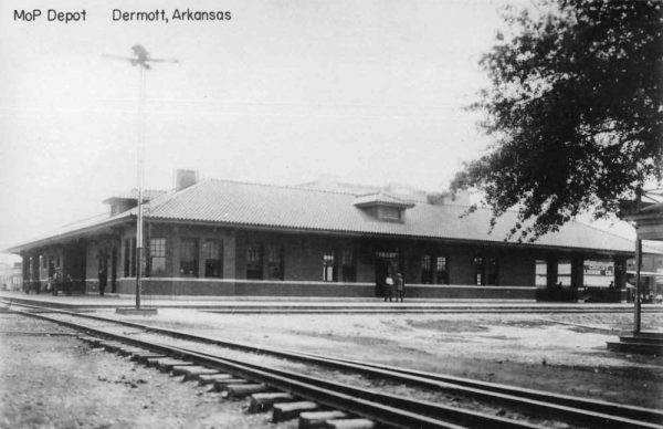 Dermott Arkansas Missouri Pacific train depot real photo pc Z49164