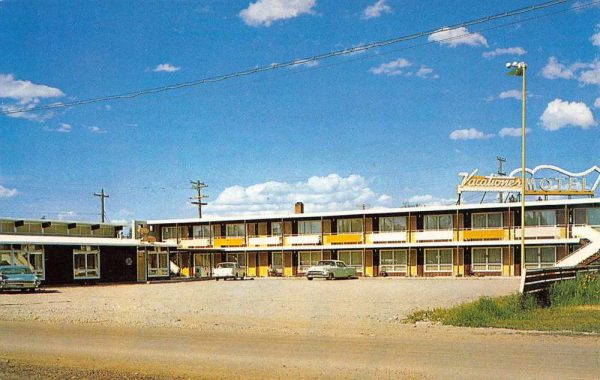 Kalispell Montana Vacationer Motel Street View Vintage Postcard K99144