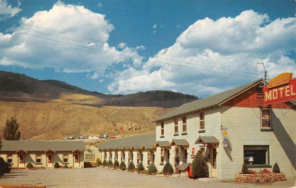 Gardiner Montana Wilson Motel Street View Vintage Postcard K99146