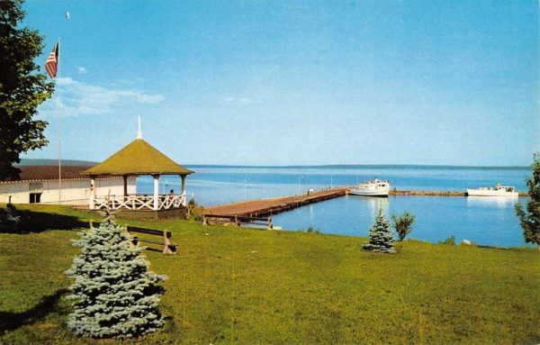 Bayfield Wisconsin City Park And Harbor Waterfront Vintage Postcard K100136