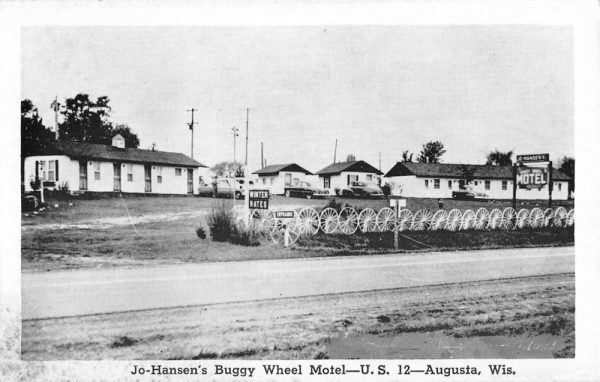 Augusta Wisconsin Jo Hansen Buggy Wheel Motel Antique Postcard K100211