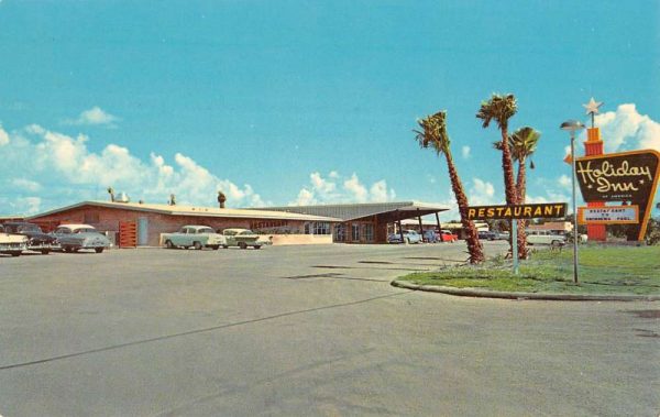 Brownsville Texas Holiday Inn Street View Vintage Postcard K100314