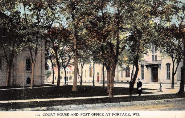 Portage Wisconsin Court House Post Office Antique Postcard K102336
