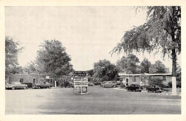 Richmond Virginia Brook Run Lodge Street View Vintage Postcard K102606