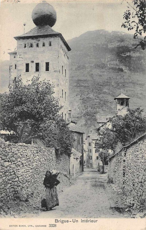Brigue France Un Interieur Street Scene Antique Postcard J79037