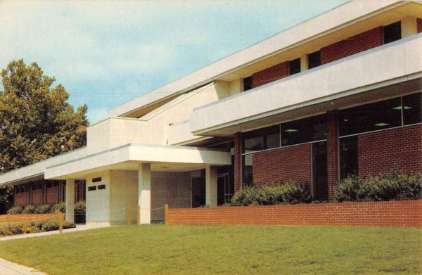 Searcy Arkansas Harding University Hammon Student Center Postcard K105966
