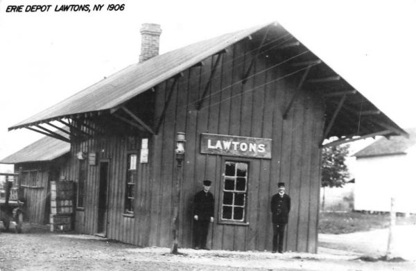Lawtons New York Erie Railroad Depot Real Photo Vintage] Postcard K107778