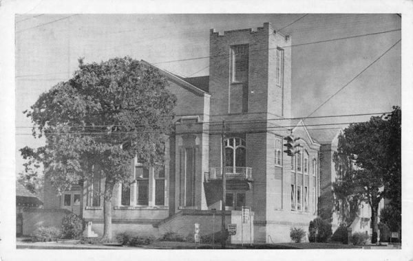 Gatesville Texas street scene First Methodist Church vintage pc Z51167