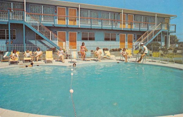 Montauk New York Blue Haven Motel Pool View Vintage Postcard KA688630