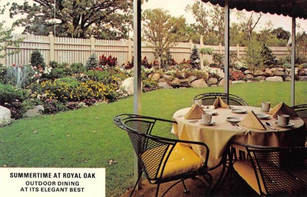 Shoreview Minnesota Kozlak's Royal Oak Restaurant Outdoor Dining PC JE229538