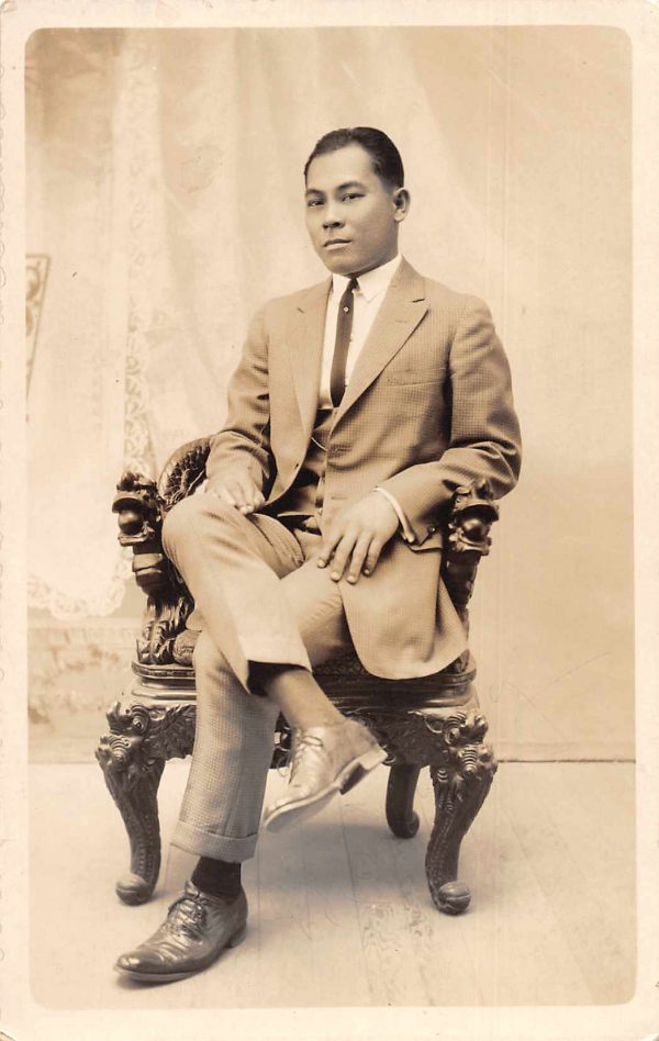 Philippines Man in Suit "Manuel Borja" Real Photo Non-PC JE229708