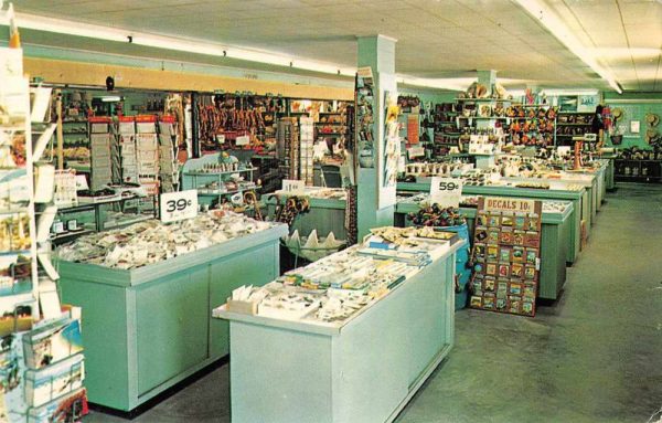 Largo Florida Sea Shell Gift Shop Vintage Postcard JF686357