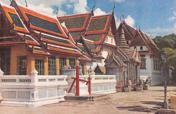 Thailand Mahamontien Exterior Vintage Postcard JF686413