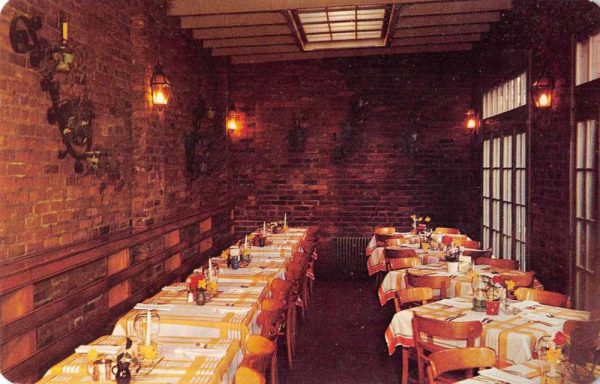 Washington DC Tally Ho Restaurant Dining Room Vintage Postcard JF686575