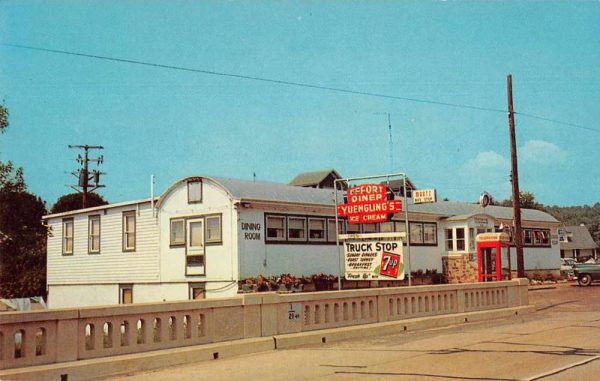 Effort Pennsylvania Effort Diner Ice Cream and 7Up Sign Postcard JE359110