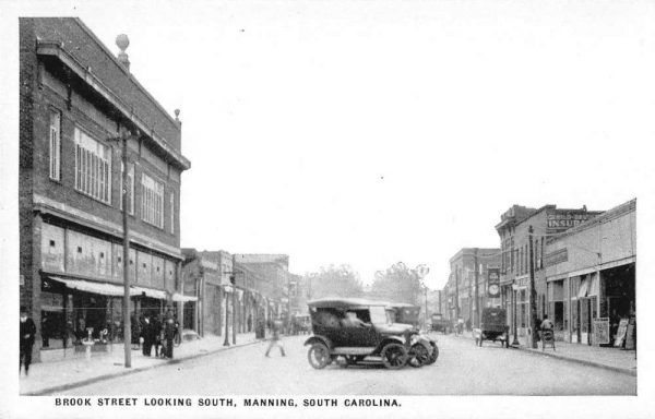 Manning South Carolina Brook Street Looking North Vintage Postcard JE359344