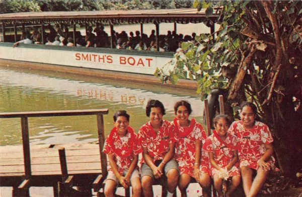 Hawaii Smiths Boat Tour Guides Vintage Postcard JE359507