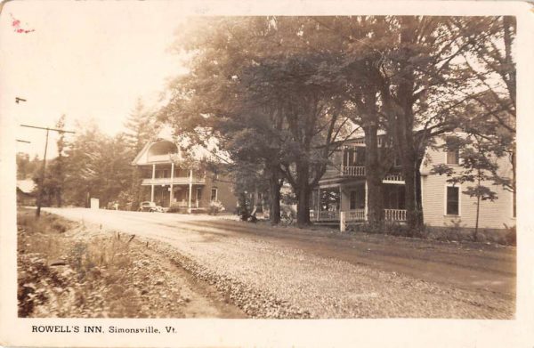 Simonsville Vermont street scene outside Rowell's Inn real photo pc ZD686051