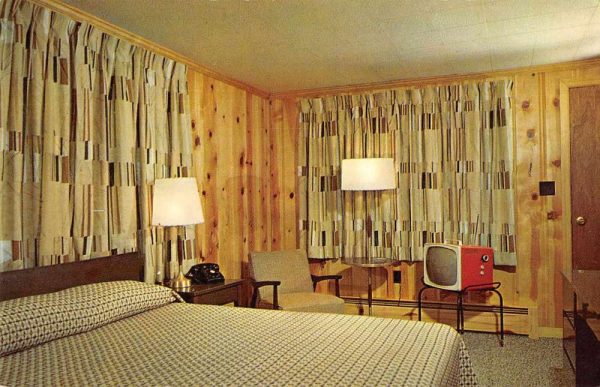 Grasonville Maryland Holly's Restaurant and Motel Vintage Postcard JE359923