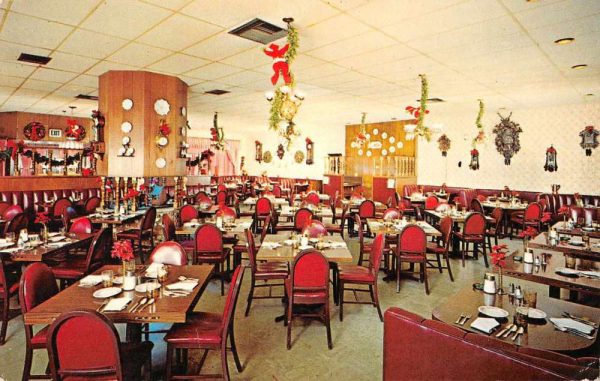 Hollywood California Tick Tock Restaurant Dining Room Vintage Postcard JE359956