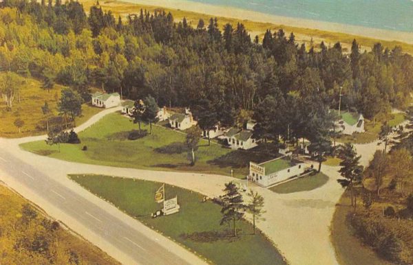 Naubinway Michigan Miller's Grocery and Cabins Vintage Postcard JF685136