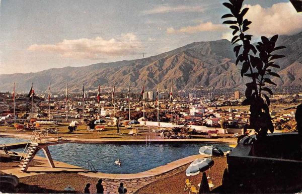 Caracas Venezuela Piscina del Hotel Swimming Pool Vintage Postcard JF685425