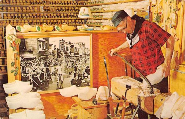 Holland Michigan Dutch Novelty Shop Wooden Shoes Vintage Postcard JF685642