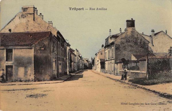 Trilport France Rue Aveline Street Scene Vintage Postcard JF685945