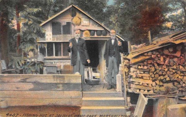 Marshalltown Iowa Soldiers Home Park Fishig Hut Vintage Postcard JG236698