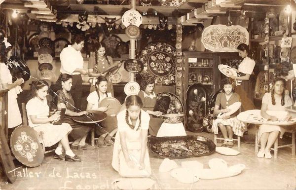 Unidentified location Hispanic women making lacquerware real photo pc ZC548763