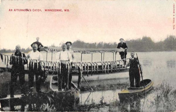 Winnedonne Wisconsin Fishing Scene Fishermen Vintage Postcard JH230137