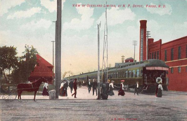 Fargo North Dakota Overland Limited NP Depot Vintage Postcard JH231005