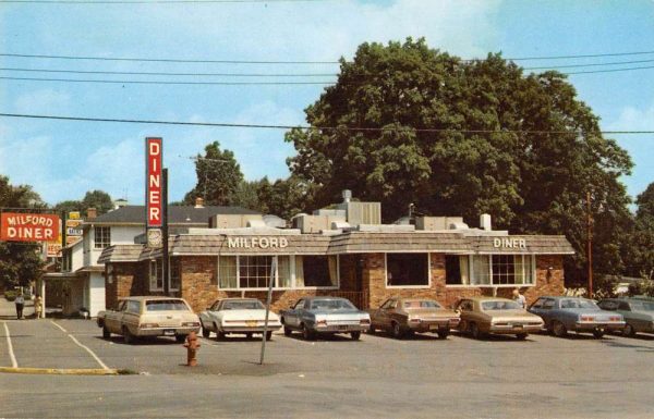 Milford Pennsylvania street scene at the Milford Diner vintage pc ZC549334
