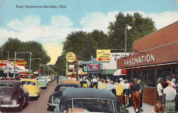 Geneva-on-the-Lake Ohio Street Scene Business Section Vintage Postcard JI657307