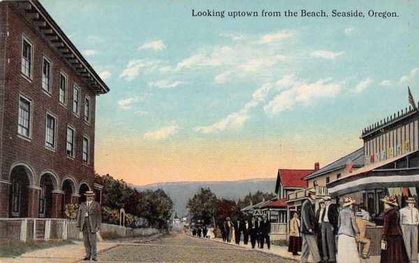 Seaside Oregon Looking uptown from Beach Vintage Postcard JI657352