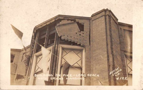 Long Beach California Pike Loose Bricks Earthquake Real Photo PC JI657434