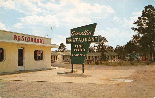 Wilmington North Carolina Camellia Court and Restaurant Postcard JI657955