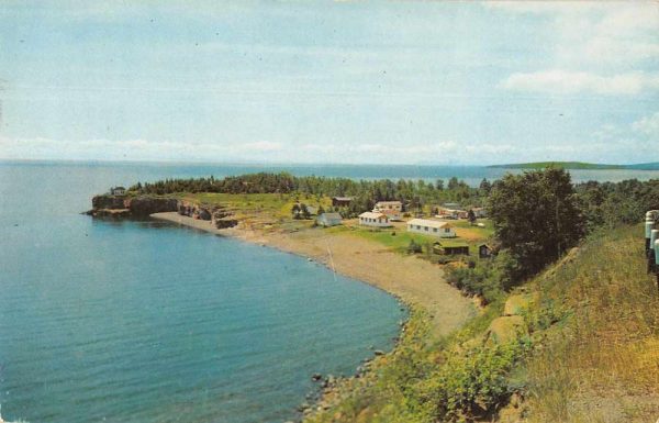 Two Harbors Minnesota Bill's Mount Silver Motel Vintage Postcard JI657999