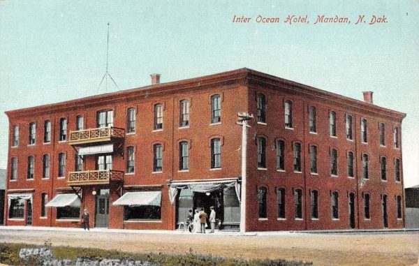 Mandan North Dakota view of people at Inter Ocean Hotel antique pc ZE686094