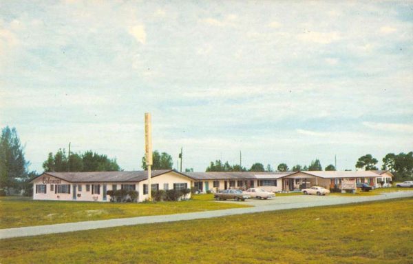 Cape Coral Florida birds eye view Colonial Resort Motel vintage pc BB686