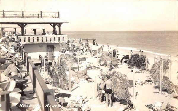 Lake Worth Florida birds eye view visitors at bathing beach real photo pc BB718