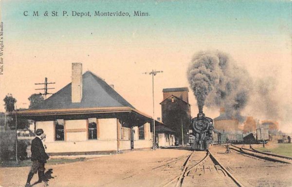 Montevideo Minnesota Train Station Railroad Depot Vintage Postcard AA927
