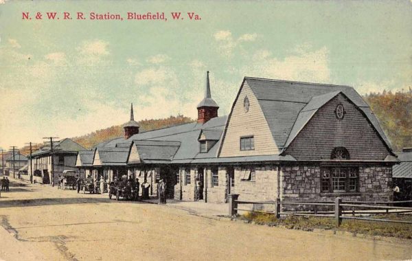 Bluefield West Virginia Train Station Railroad Depot Vintage Postcard AA937